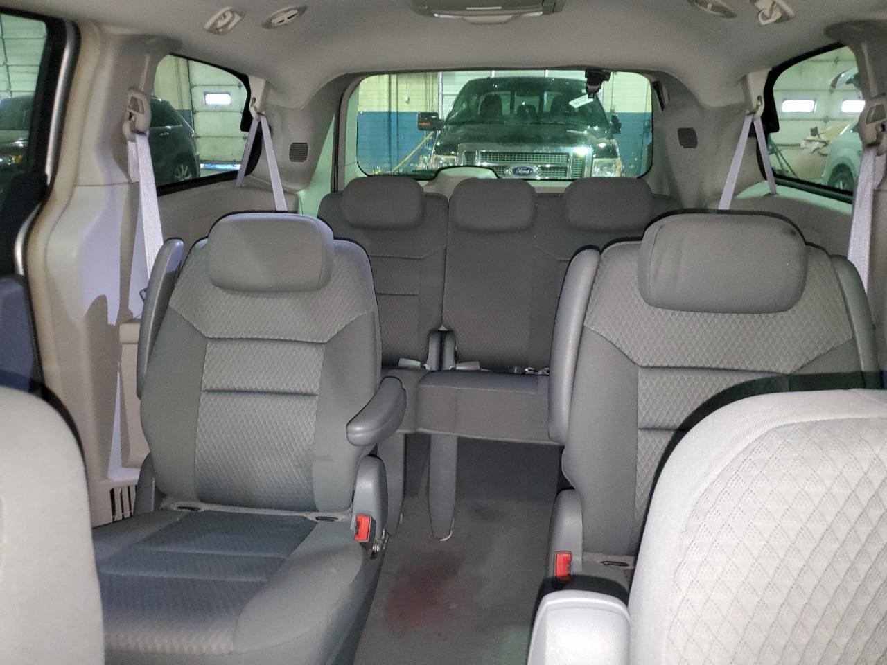 2009 Chrysler Town & Country VIN 2A8HR541X9R632511 Copart auction photo, front end / side damage thumbnail 10