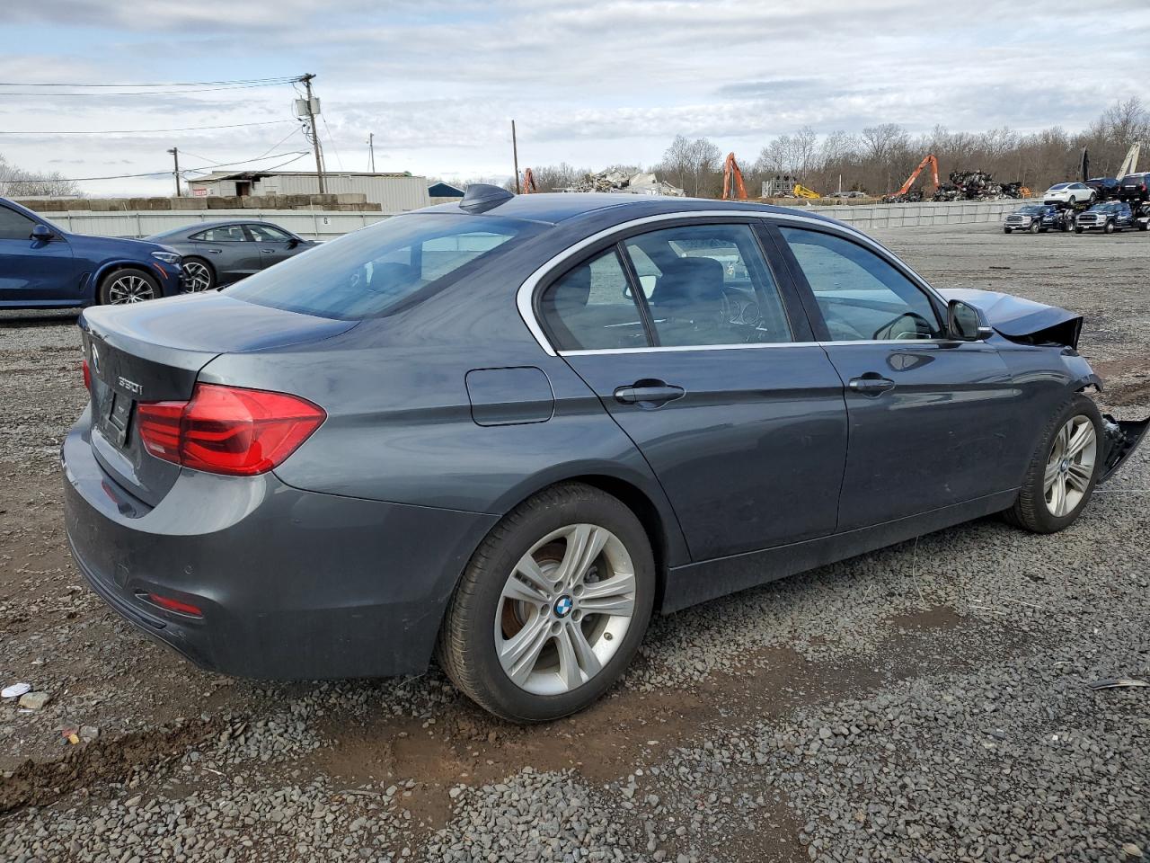 2017 BMW 3er VIN WBA8D9C50HK678263 Copart auction photo, front end damage thumbnail 3