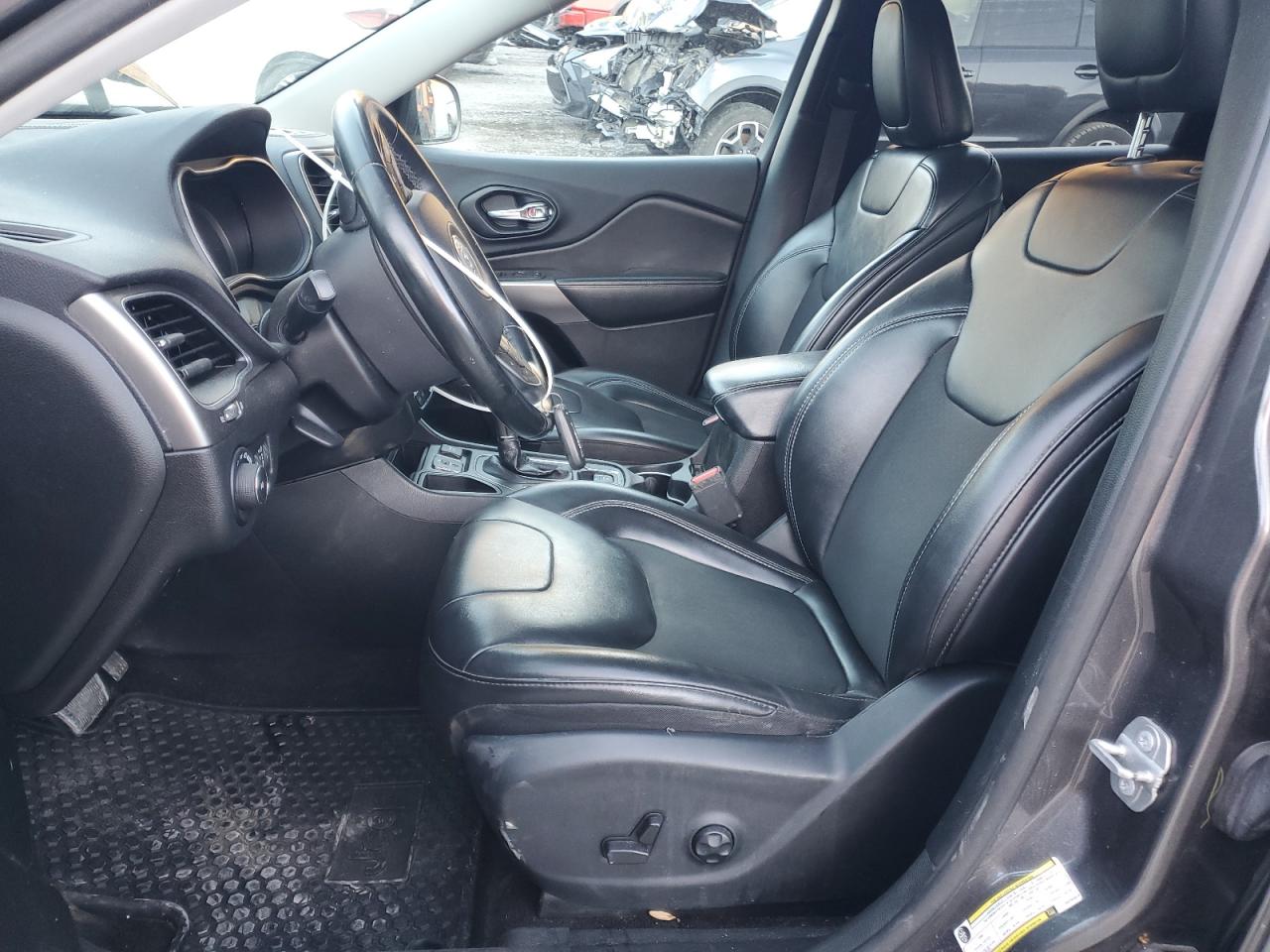 2019 Jeep Grand Cherokee VIN 1C4PJLLB3KD154823 Copart auction photo, front end damage thumbnail 7