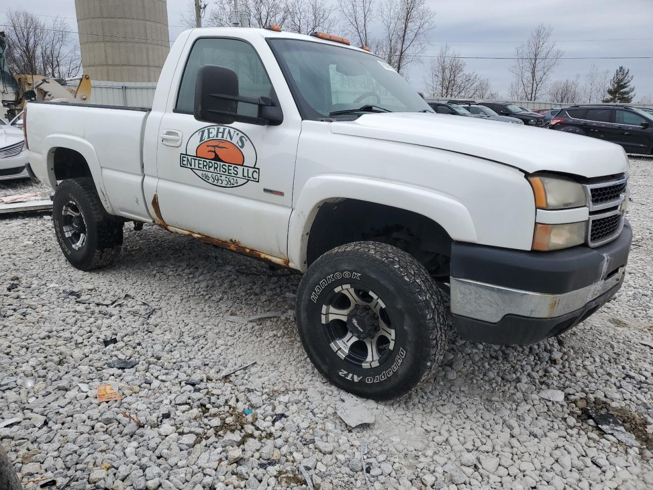 2005 Chevrolet Silverado VIN 1GCHK24235E174515 Copart auction photo, rear end damage thumbnail 4