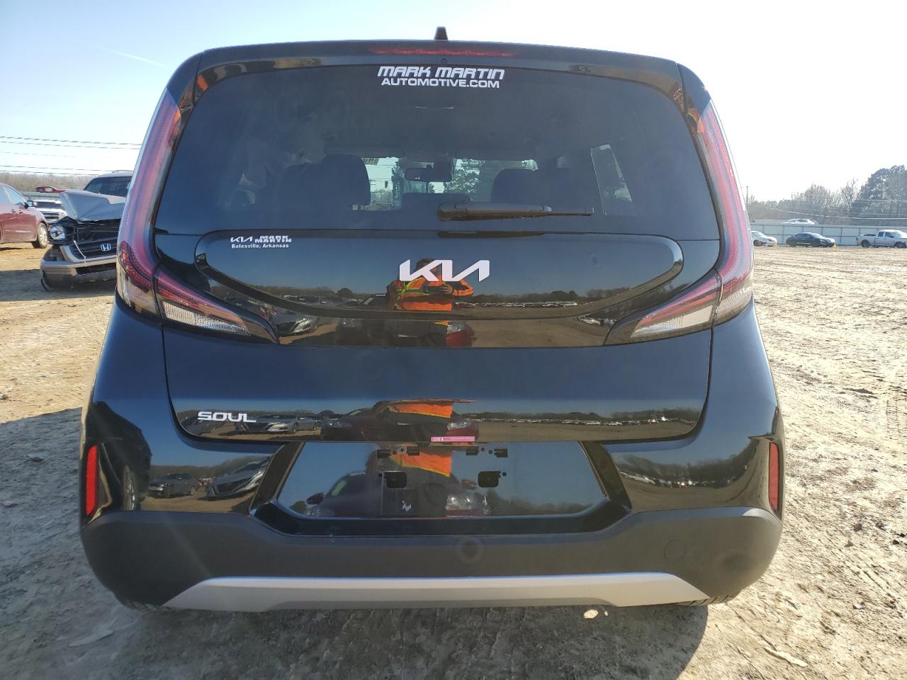 2024 KIA Soul VIN KNDJ23AU0R7914366 Copart auction photo, side / front end damage thumbnail 6