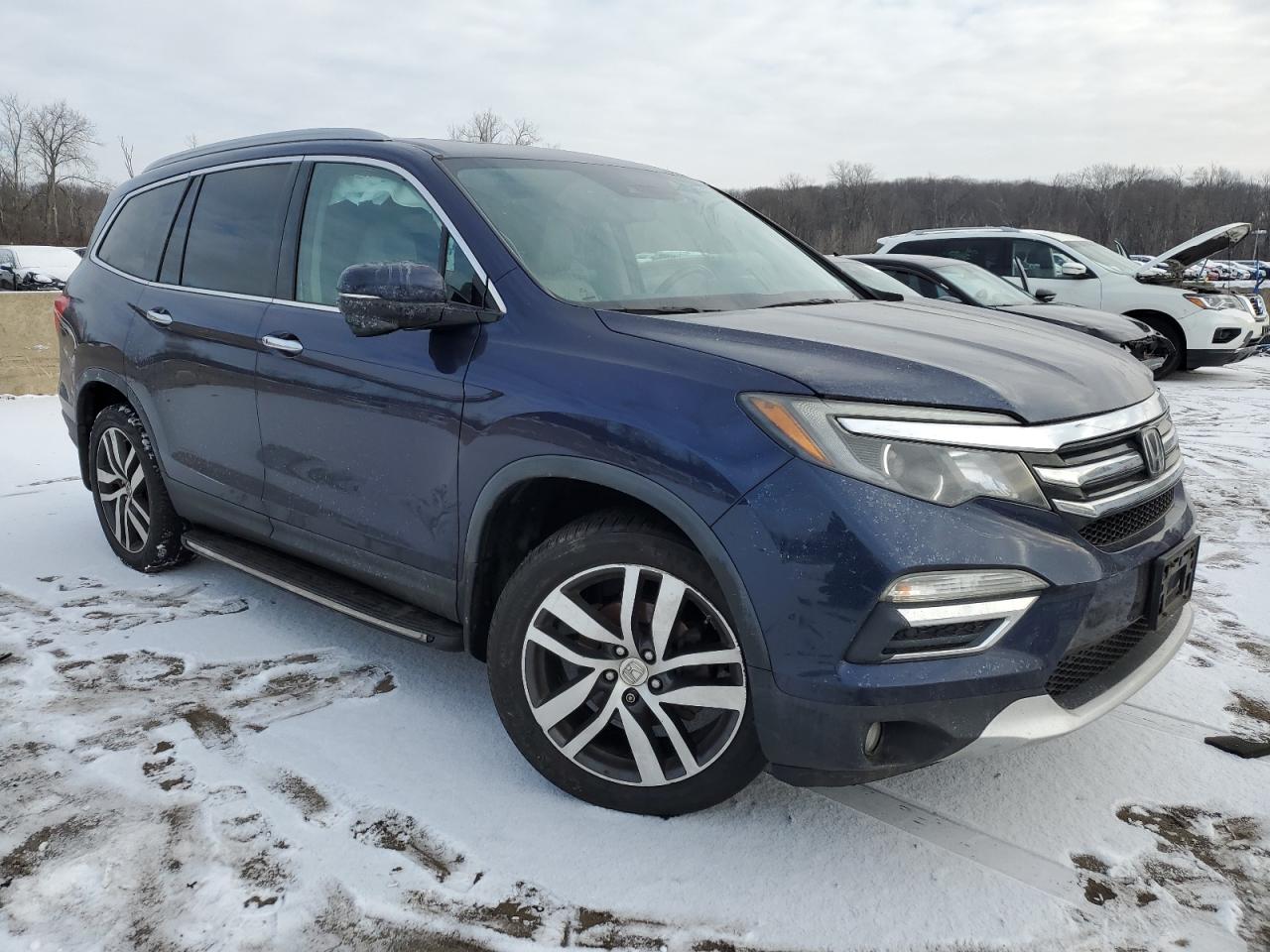 2016 Honda Pilot VIN 5FNYF6H97GB014755 Copart auction photo, minor dent/scratches damage thumbnail 4