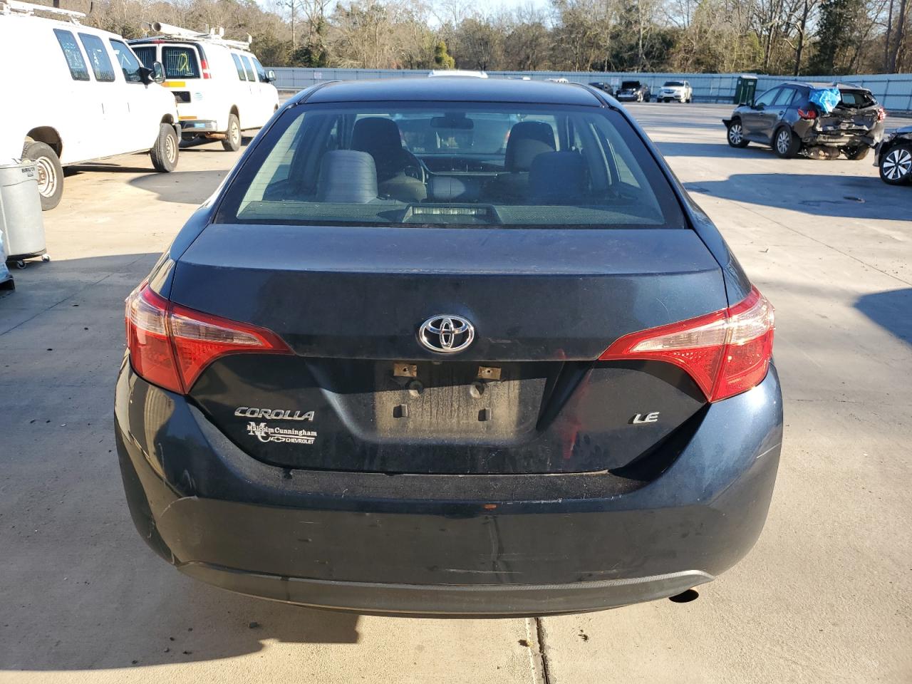 2018 Toyota Corolla VIN 5YFBURHE6JP848411 Copart auction photo, side / front end damage thumbnail 6