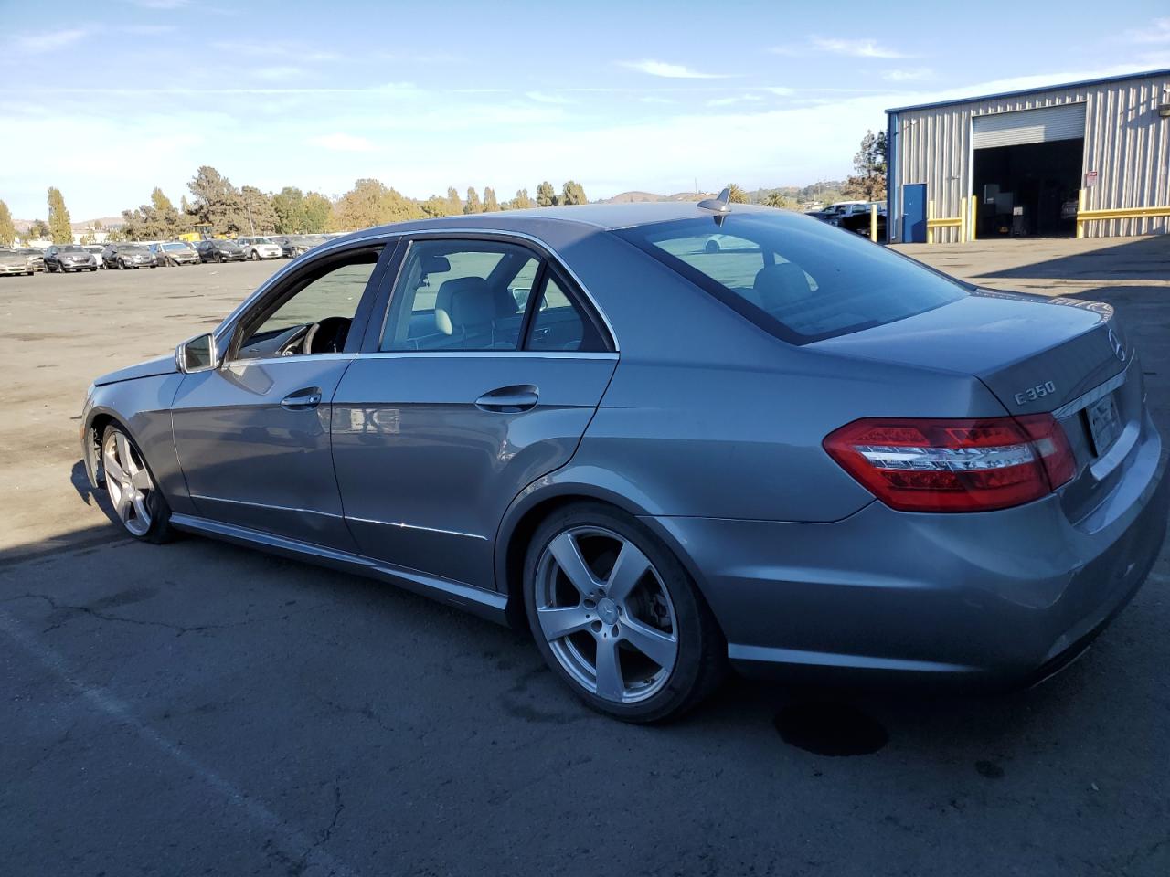 2011 Mercedes-Benz E-klasse VIN WDDHF5GB2BA324639 Copart auction photo, all over damage thumbnail 2