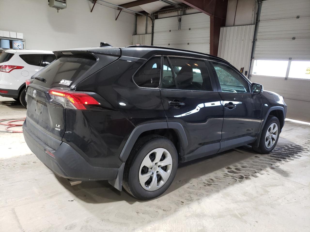 2020 Toyota RAV 4 VIN 2T3F1RFVXLW112643 Copart auction photo, front end / top/roof damage thumbnail 3