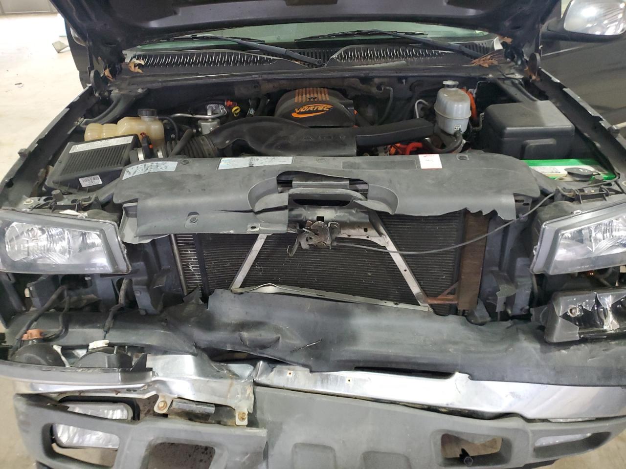 2005 Chevrolet Avalanche VIN 3GNEC12Z95G292918 Copart auction photo, front end / side damage thumbnail 11