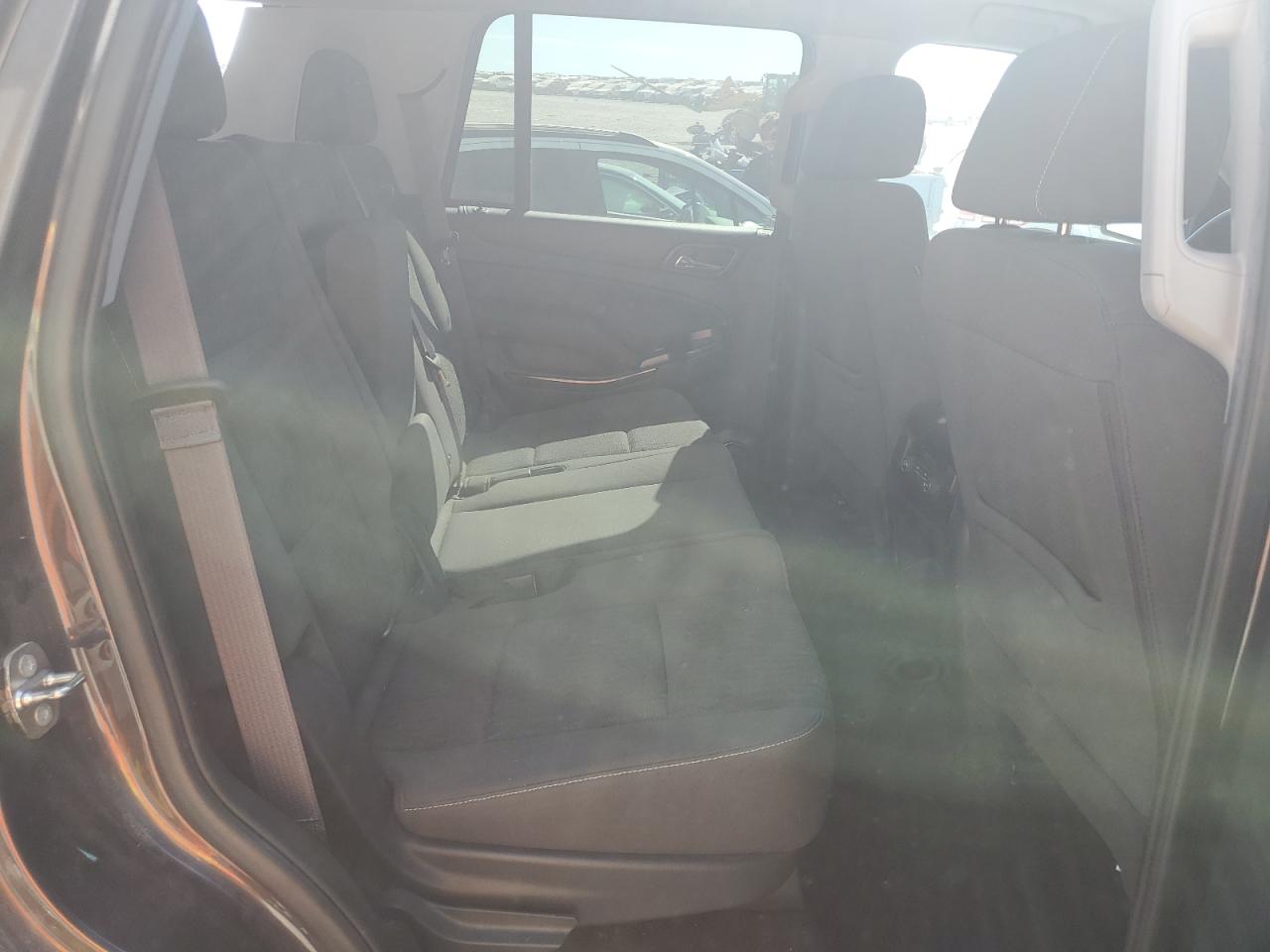 2016 GMC Yukon VIN 1GKS2AKC1GR402880 Copart auction photo, rear end / side damage thumbnail 10