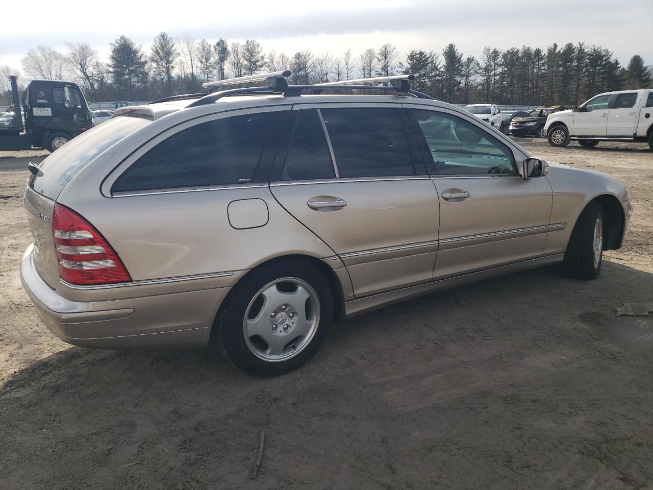 2005 Mercedes-Benz C-klasse VIN WDBRH81J65F655157 Copart auction photo, front end / minor dent/scratches damage thumbnail 3