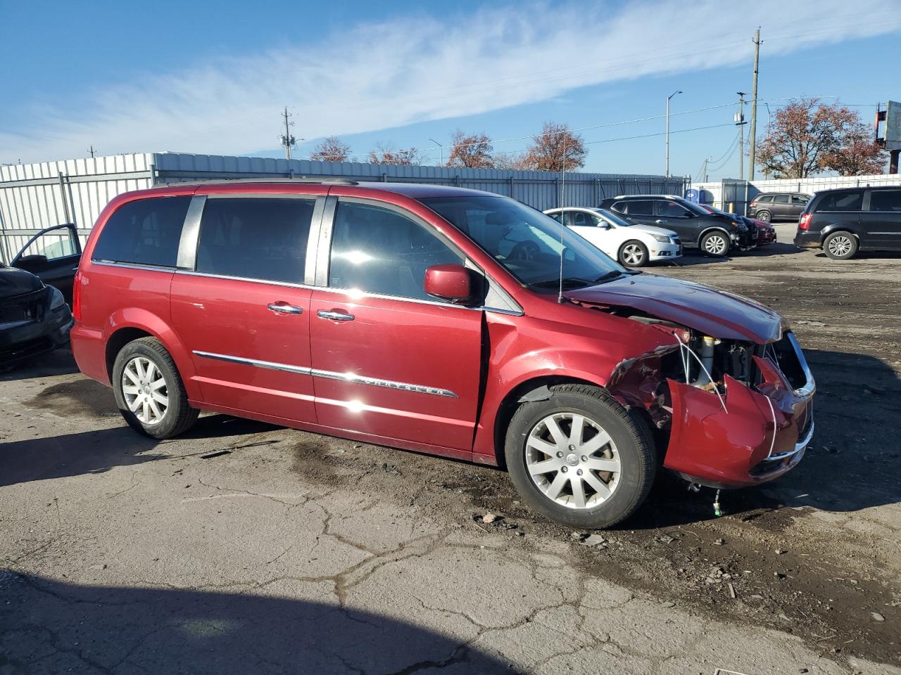 2016 Chrysler Town & Country VIN 2C4RC1BG7GR189261 Copart auction photo, front end damage thumbnail 4