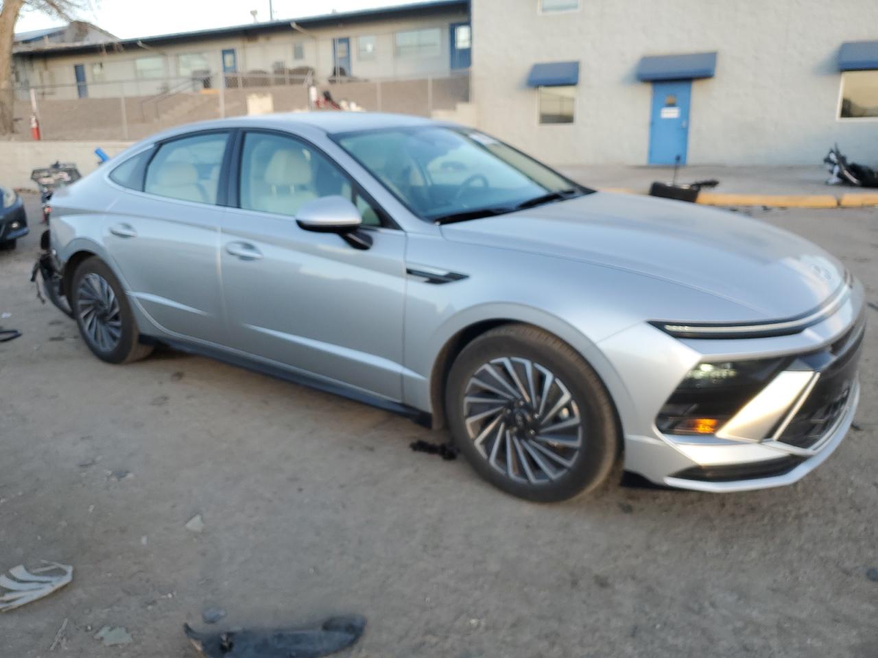 2024 Hyundai Sonata VIN KMHL34JJXRA095205 Copart auction photo, rear end damage thumbnail 4