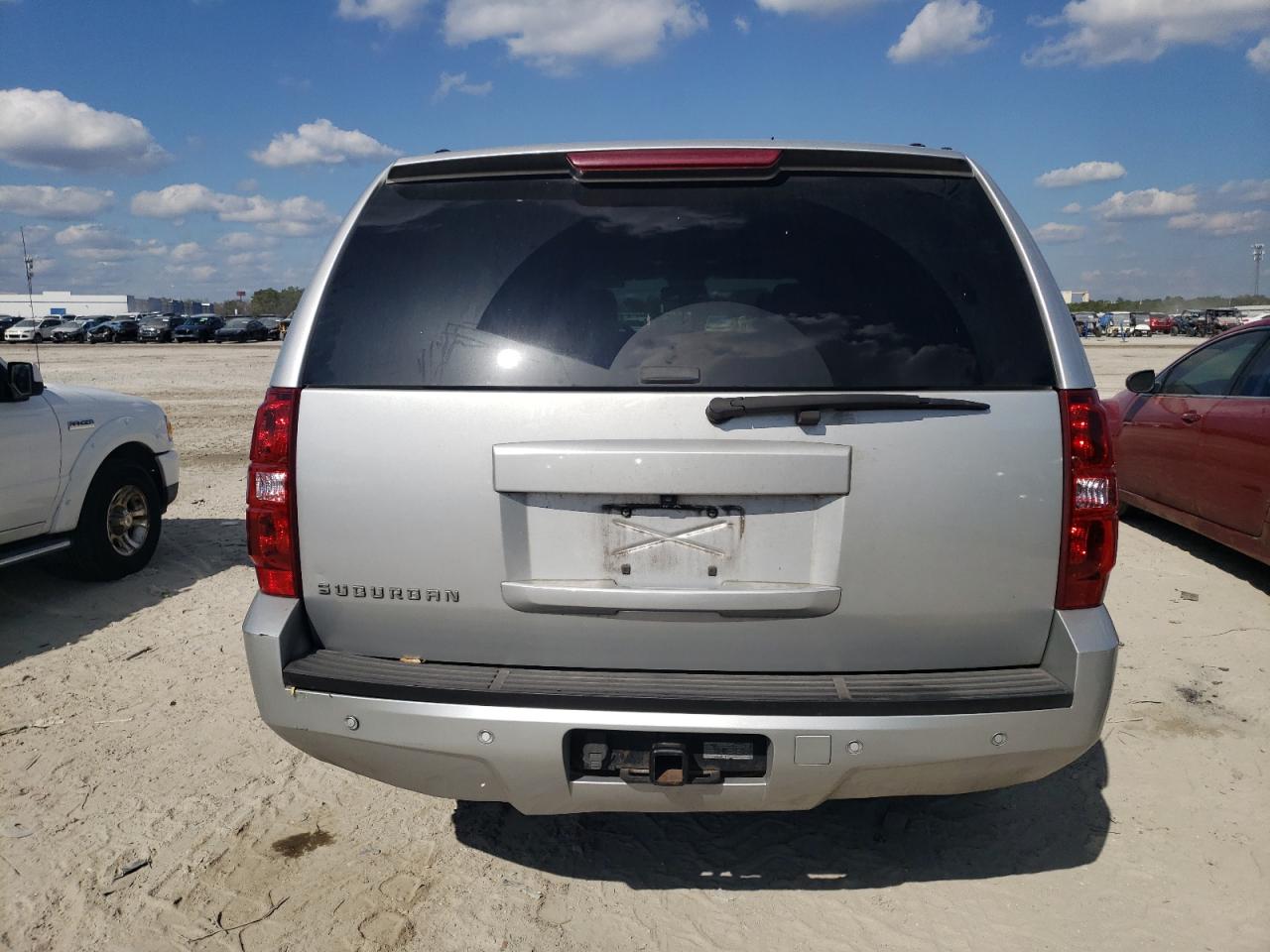 2014 Chevrolet Suburban VIN 1GNSCJE06ER114674 Copart auction photo, front end damage thumbnail 6