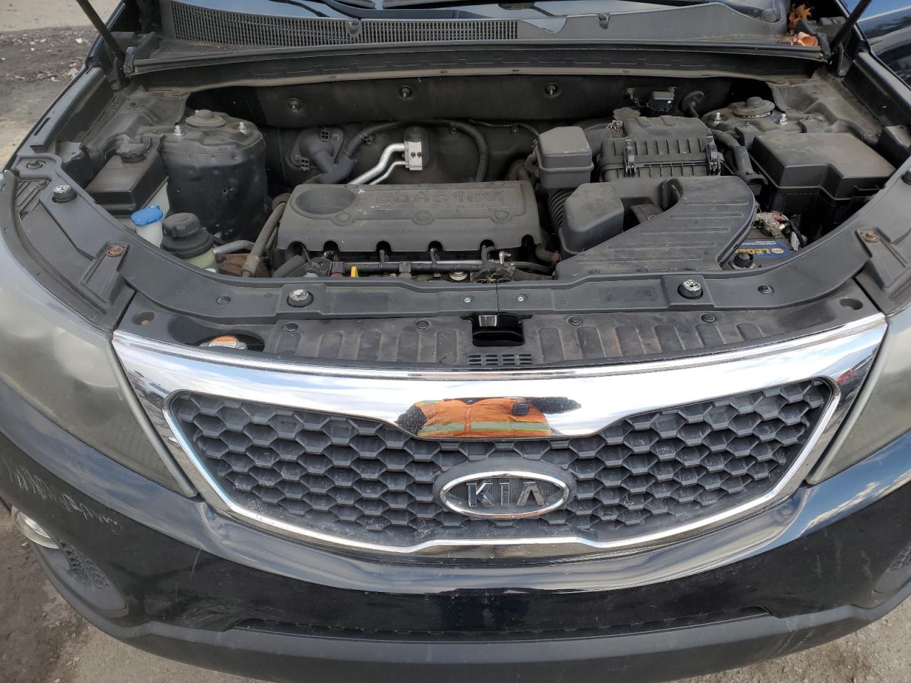 2011 KIA Sorento VIN 5XYKTCA19BG118490 Copart auction photo, all over damage thumbnail 12