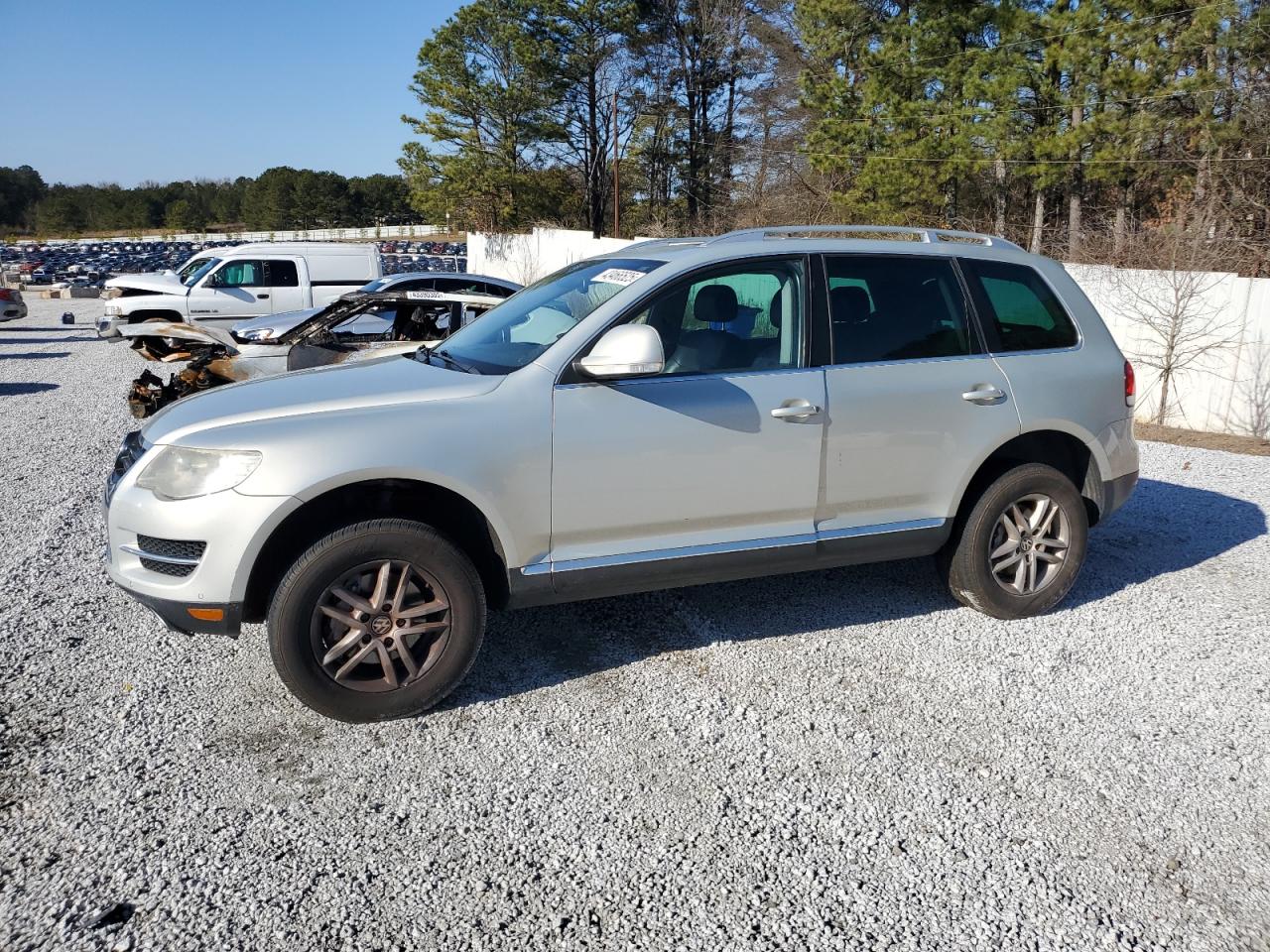 2008 Volkswagen Touareg VIN WVGBE77L28D065600 - Copart auction photo