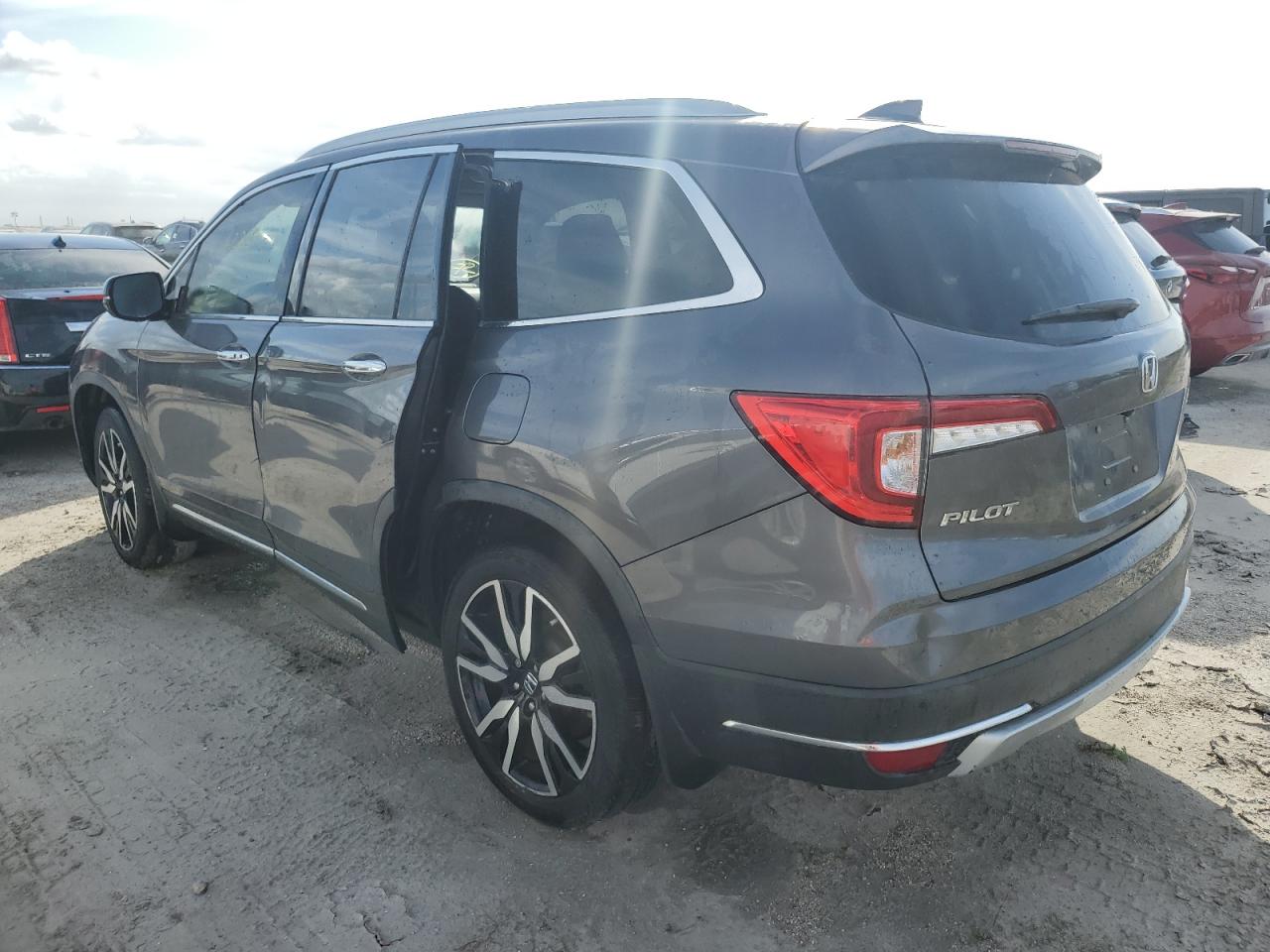 2019 Honda Pilot VIN 5FNYF5H96KB020906 Copart auction photo, water/flood damage thumbnail 2