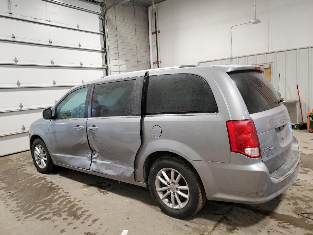 2018 Dodge Caravan VIN 2C4RDGCG0JR323811 Copart auction photo, side damage thumbnail 2
