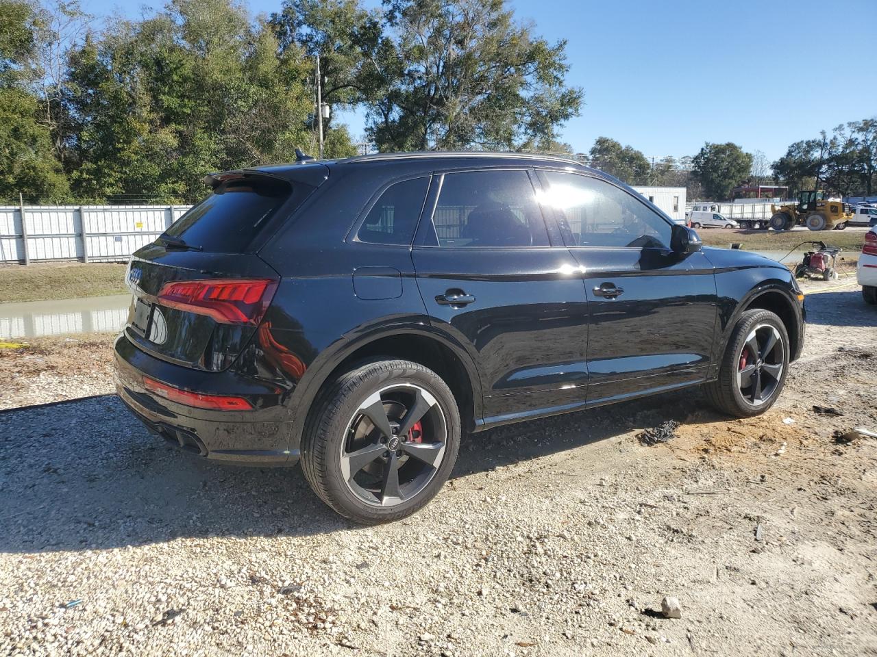 2019 Audi SQ5 VIN WA1C4AFY2K2121473 Copart auction photo, side / front end damage thumbnail 3