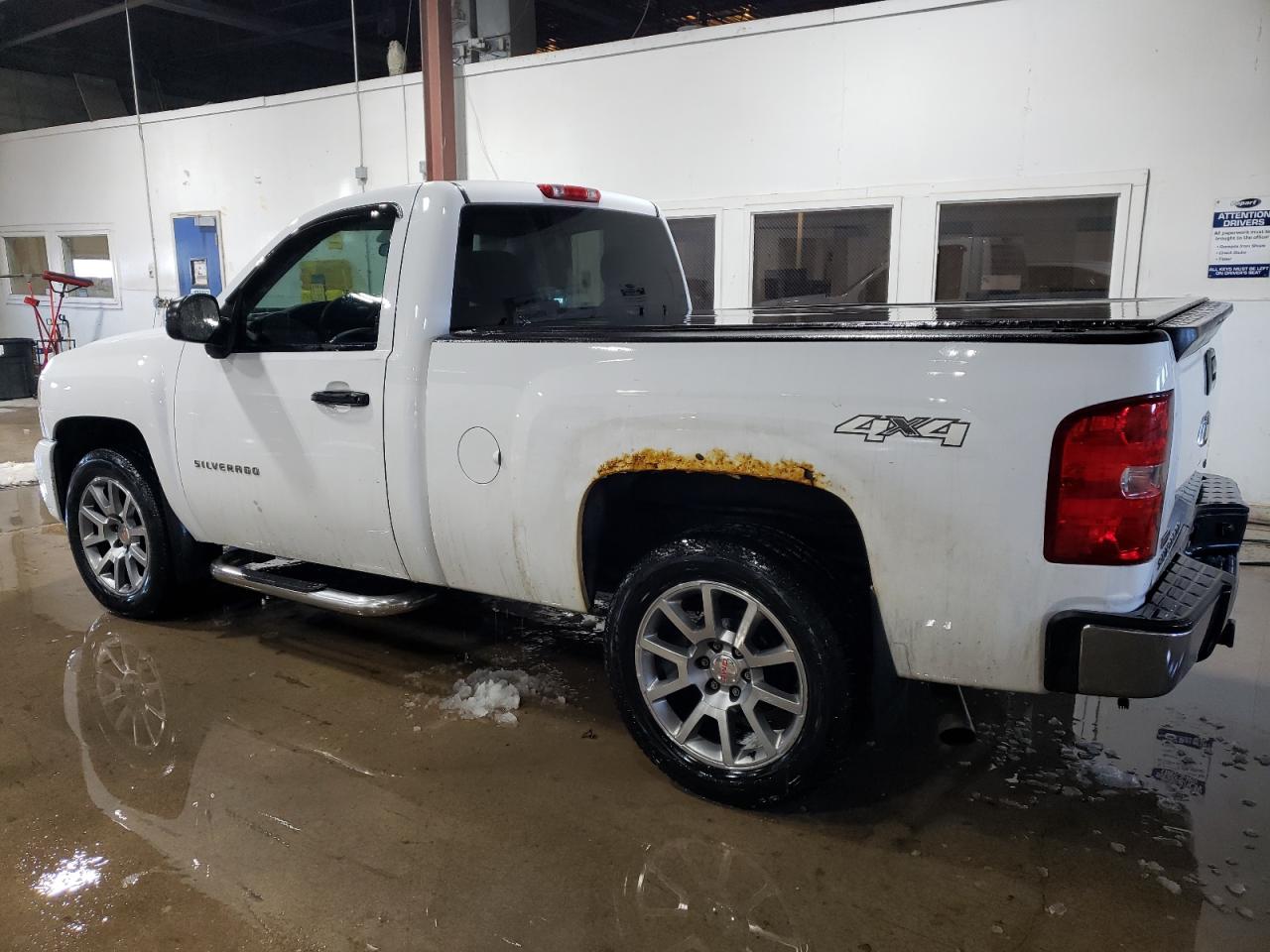 2010 Chevrolet Silverado VIN 1GCPKPE05AZ245352 Copart auction photo, mechanical / minor dent/scratches damage thumbnail 2