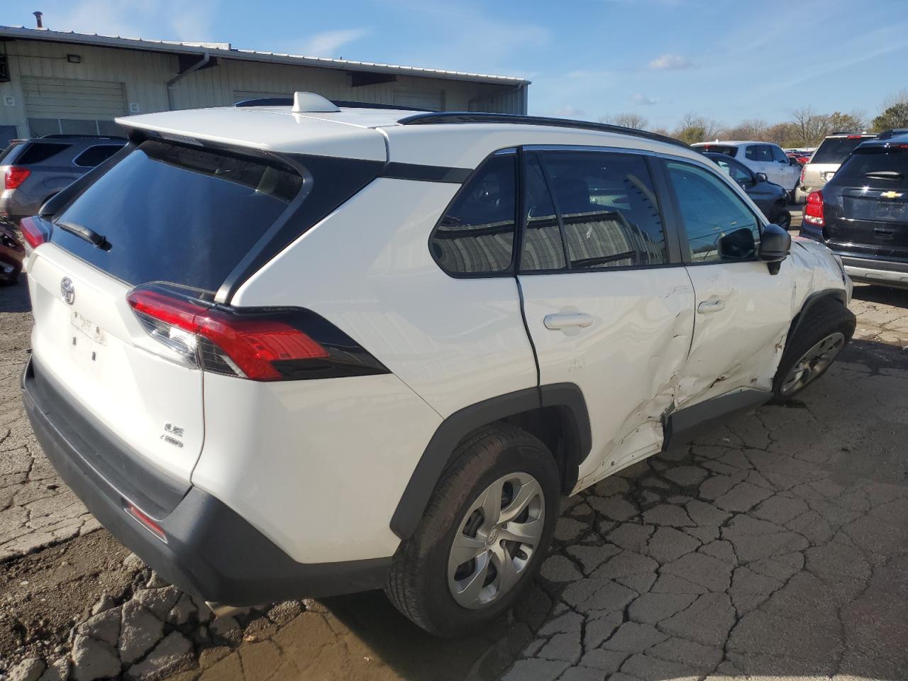 2019 Toyota RAV 4 VIN 2T3F1RFV3KW019686 Copart auction photo, side / front end damage thumbnail 3