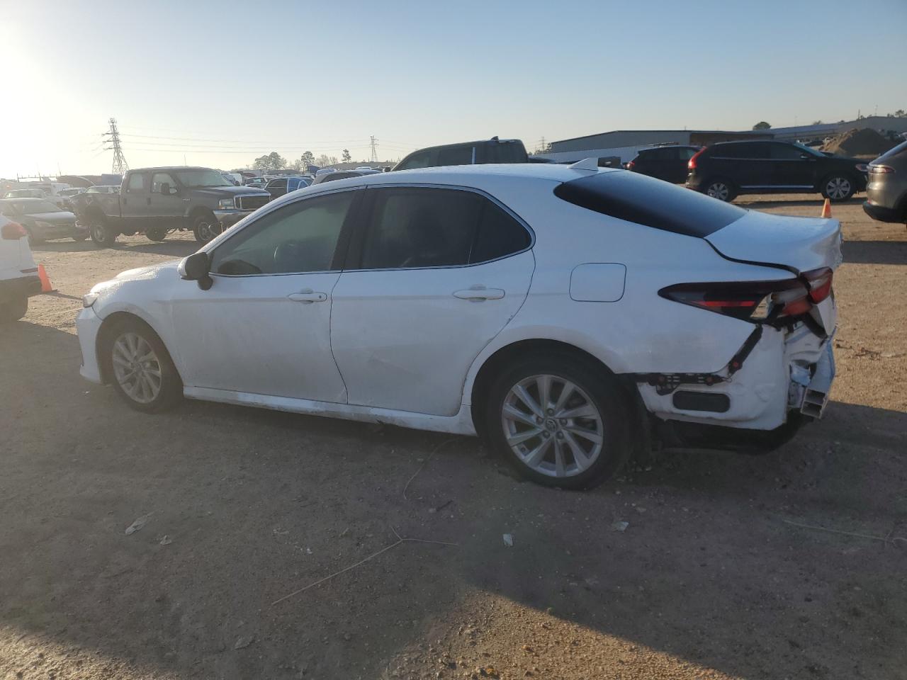 2022 Toyota Camry VIN 4T1C11AK8NU647788 Copart auction photo, rear end / minor dent/scratches damage thumbnail 2
