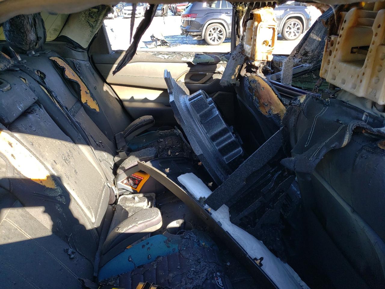 2018 Land Rover Range Rover VIN SALYL2RX1JA741008 Copart auction photo, burn damage thumbnail 11