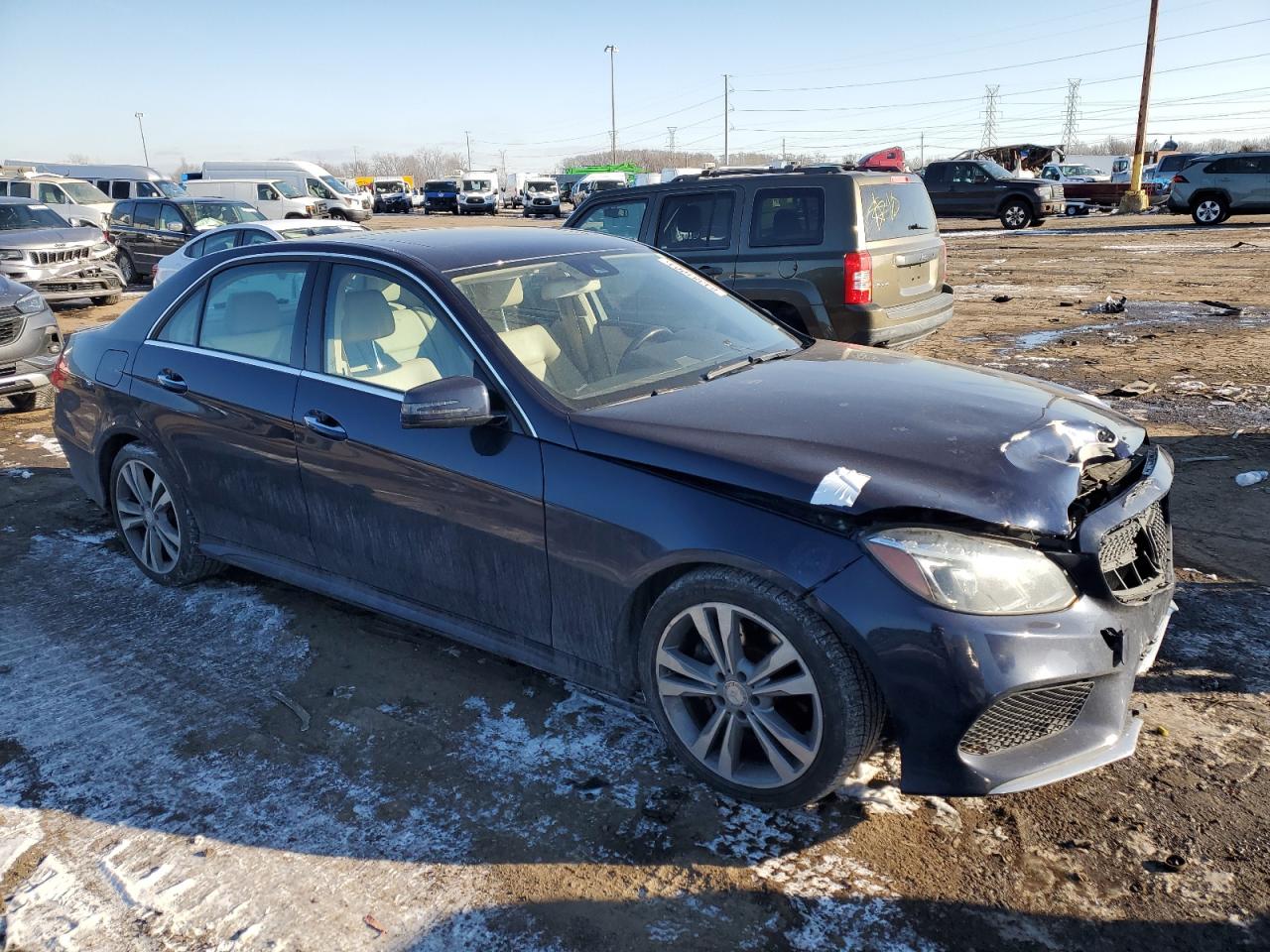2016 Mercedes-Benz E-klasse VIN WDDHF8JB5GB169063 Copart auction photo, front end damage thumbnail 4