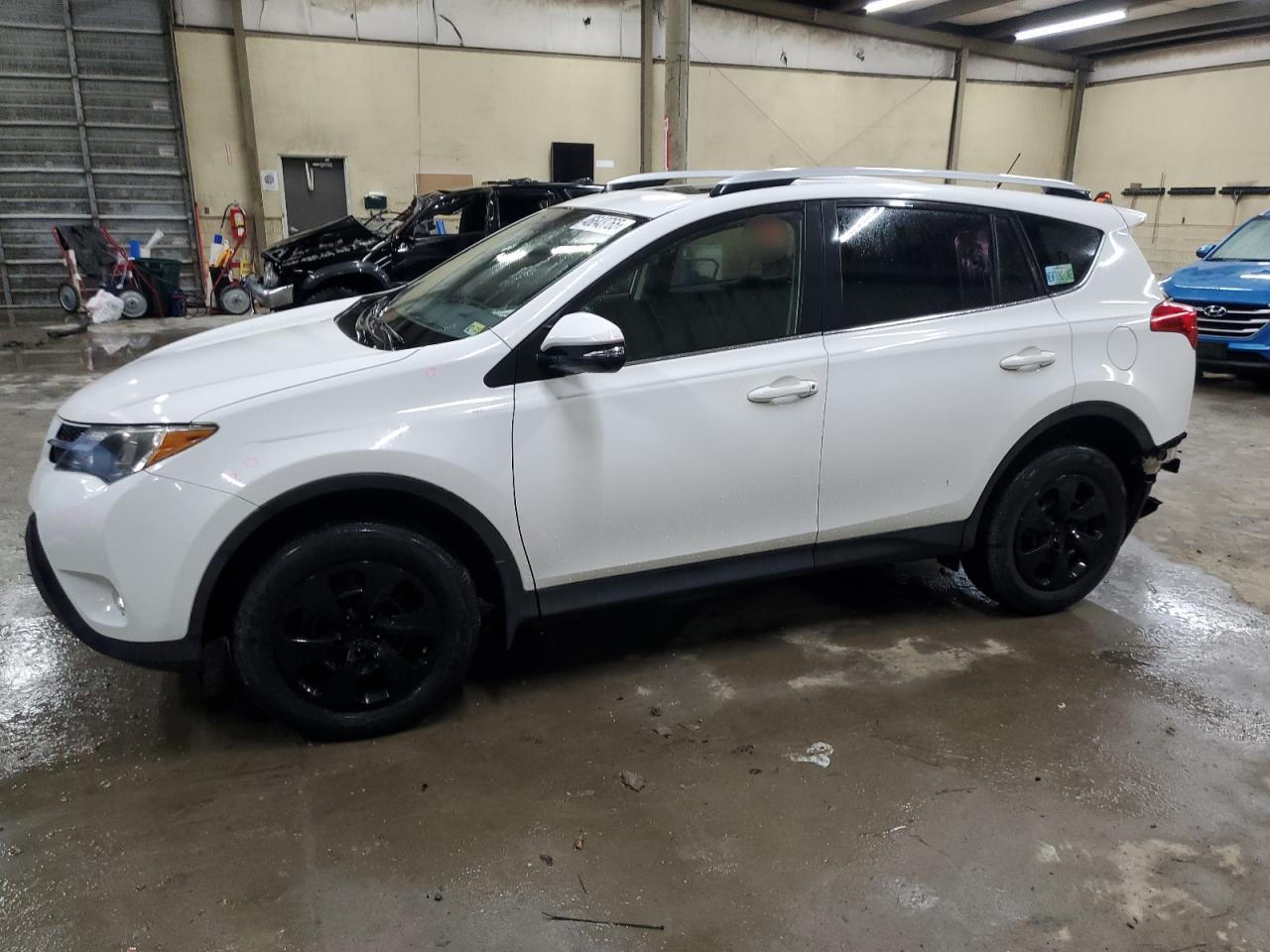 2015 Toyota RAV 4 VIN JTMRFREVXFJ046386