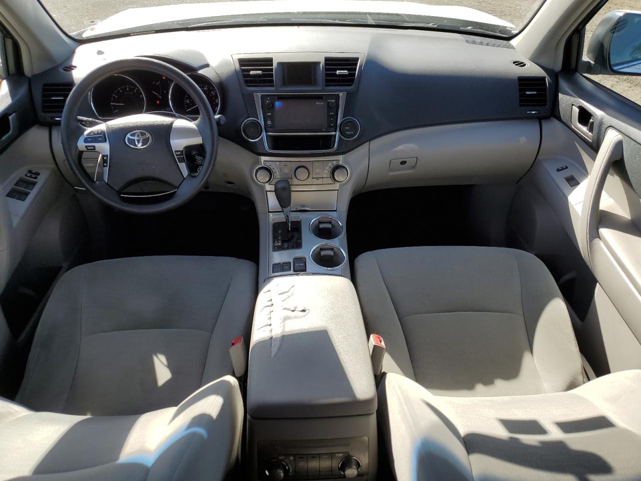 2013 Toyota Highlander VIN 5TDZK3EH9DS140195 Copart auction photo, front end / side damage thumbnail 8