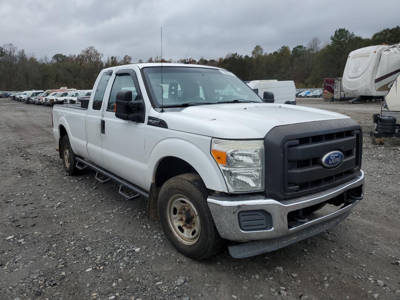 2011 Ford F250 VIN 1FT7X2A6XBEA83144 Copart auction photo, vandalism damage thumbnail 4