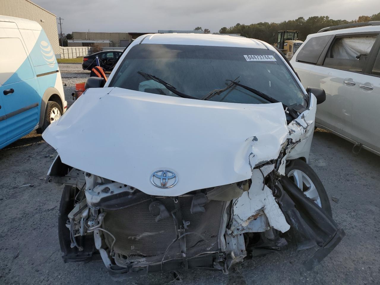 2015 Toyota Sienna VIN 5TDZK3DC8FS556439 Copart auction photo, front end damage thumbnail 5