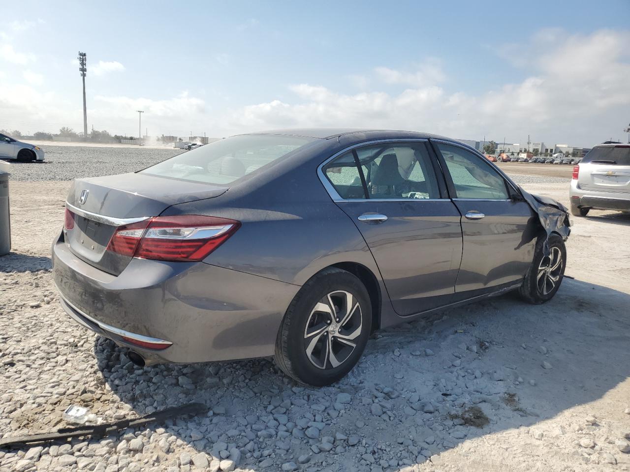2017 Honda Accord VIN 1HGCR2F31HA080075 Copart auction photo, front end / all over damage thumbnail 3