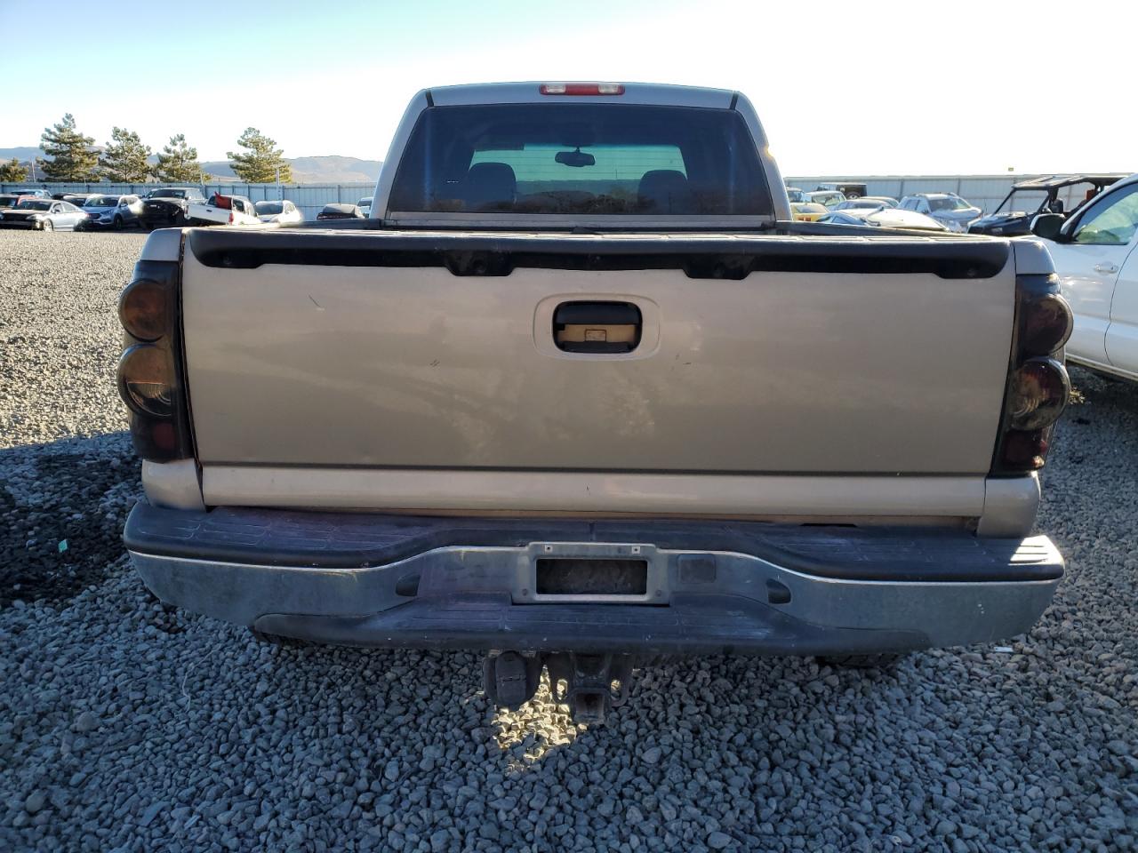 2003 Chevrolet Silverado VIN 1GCGK13U43F226914 Copart auction photo, front end damage thumbnail 6