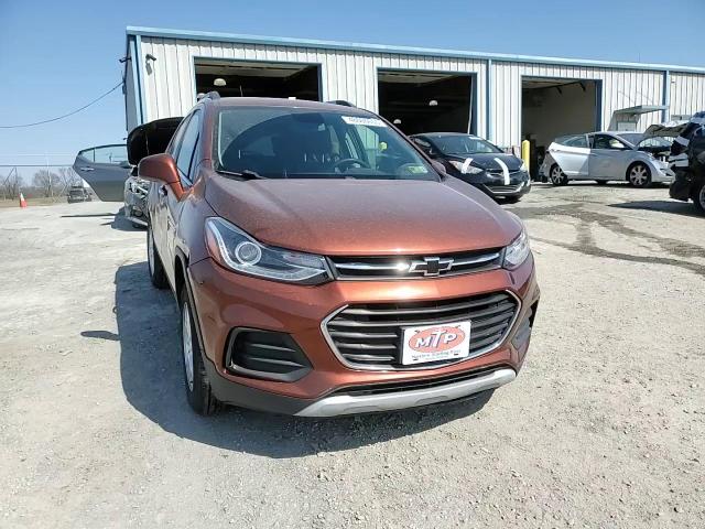 2019 Chevrolet Trax VIN 3GNCJPSB8KL306913 Copart auction photo, side / minor dent/scratches damage thumbnail 10