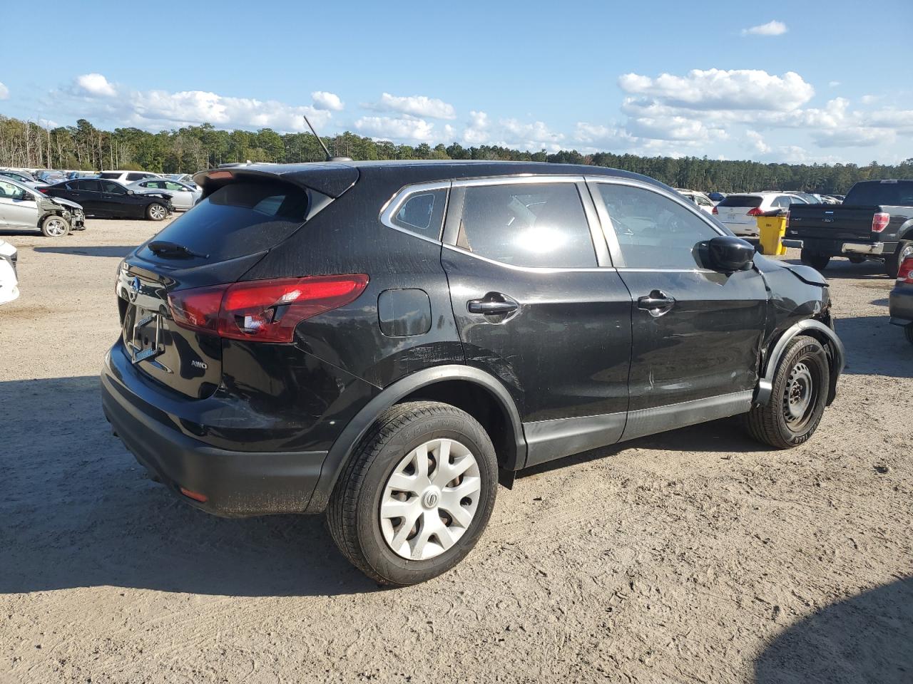 2018 Nissan Rogue VIN JN1BJ1CR3JW255457 Copart auction photo, all over damage thumbnail 3