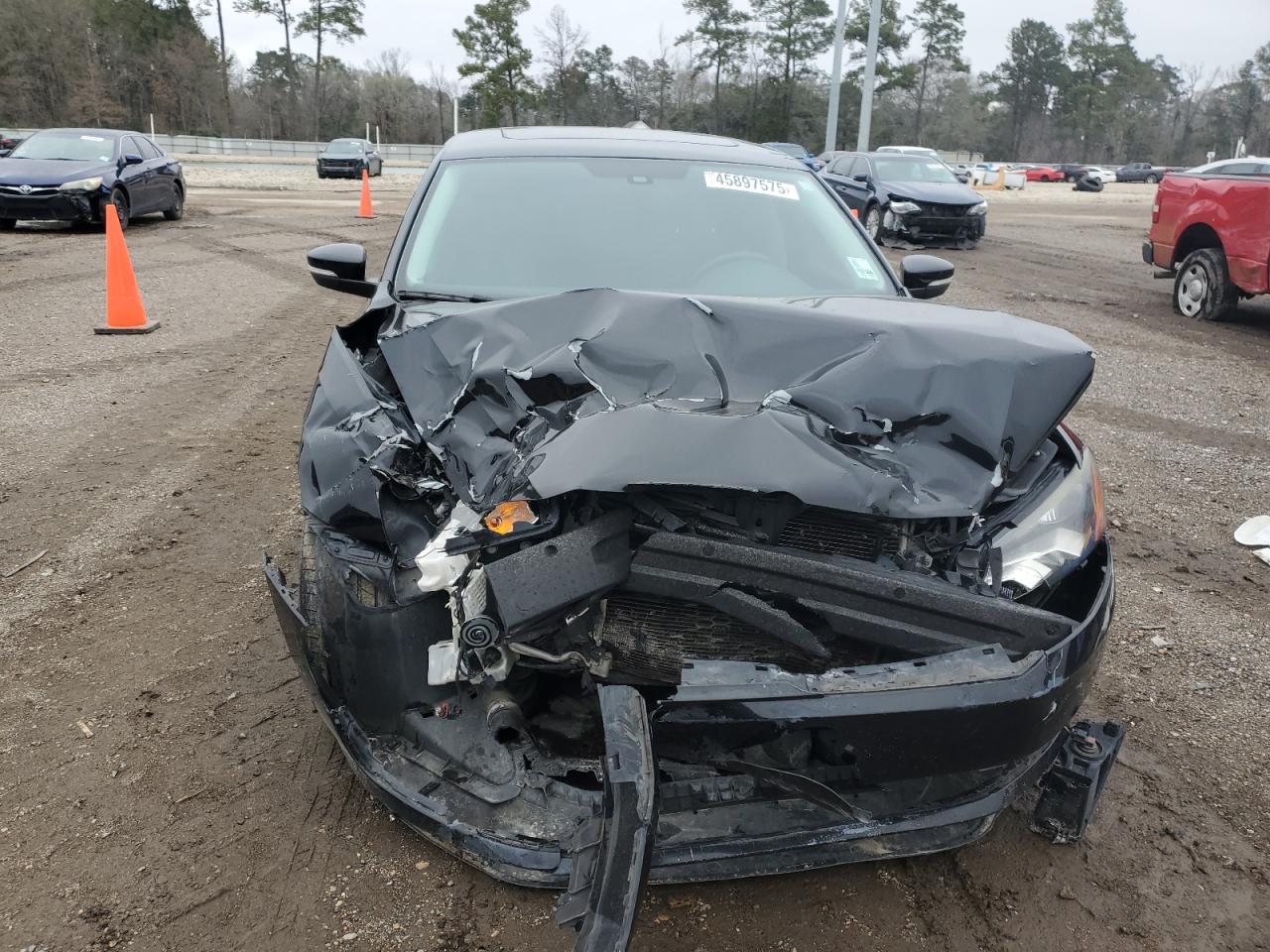 2015 Volkswagen Passat VIN 1VWBT7A34FC069182 Copart auction photo, front end / side damage thumbnail 5