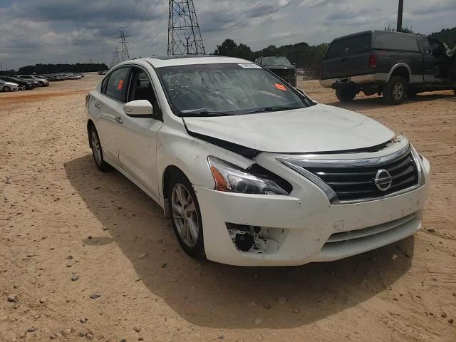 2015 Nissan Altima VIN 1N4AL3AP2FN350644 Copart auction photo, front end / side damage thumbnail 11