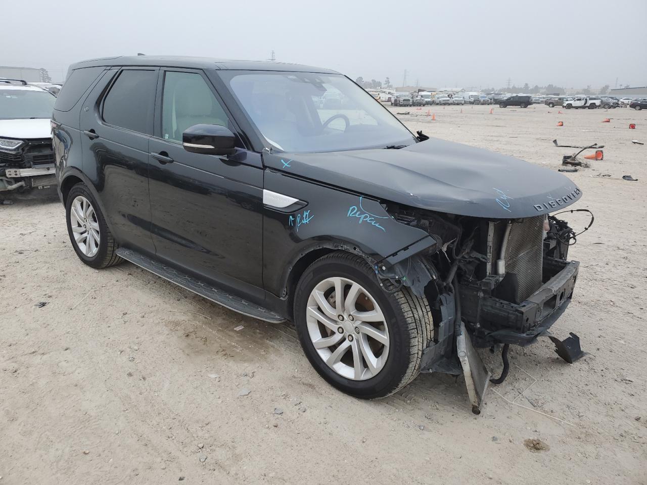 2018 Land Rover Discovery VIN SALRR2RV5JA053188 Copart auction photo, front end / minor dent/scratches damage thumbnail 4