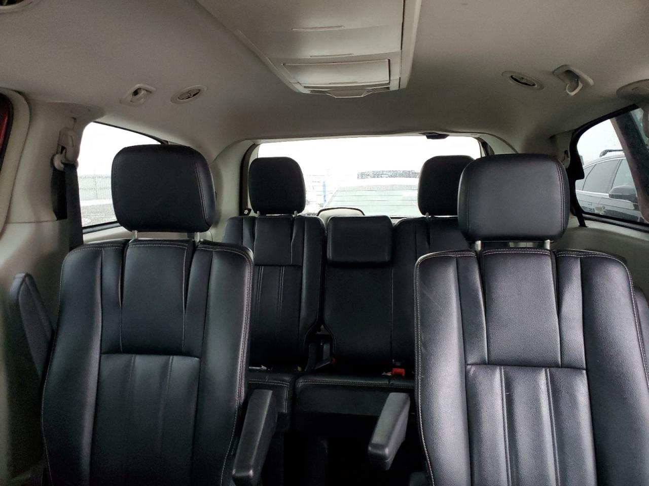 2016 Chrysler Town & Country VIN 2C4RC1BG7GR252746 Copart auction photo, front end / all over damage thumbnail 10