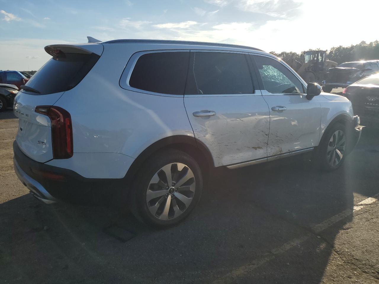2020 KIA Telluride VIN 5XYP6DHC1LG081947 Copart auction photo, front end damage thumbnail 3