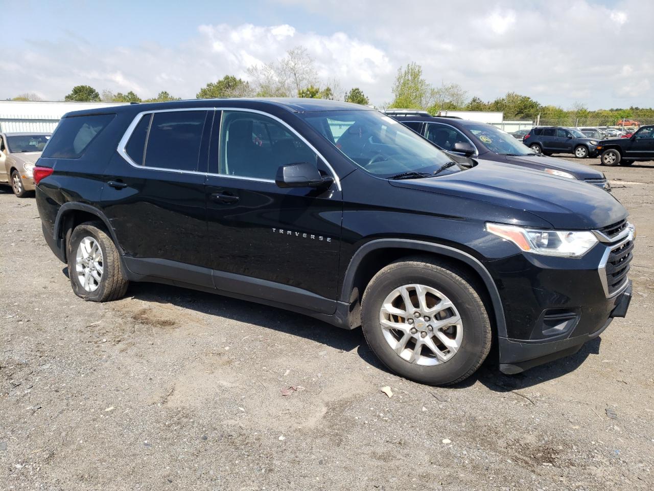 2019 Chevrolet Traverse VIN 1GNEVFKW6KJ156074 Copart auction photo, rear end / side damage thumbnail 4