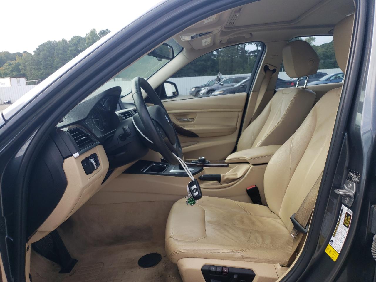 2013 BMW 3er VIN WBA3A5C55DF600155 Copart auction photo, front end / all over damage thumbnail 7