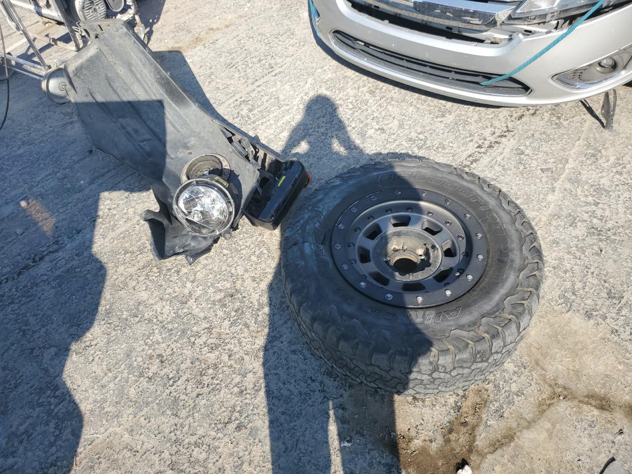 2019 Jeep Wrangler VIN 1C4HJXDN3KW668860 Copart auction photo, front end damage thumbnail 13