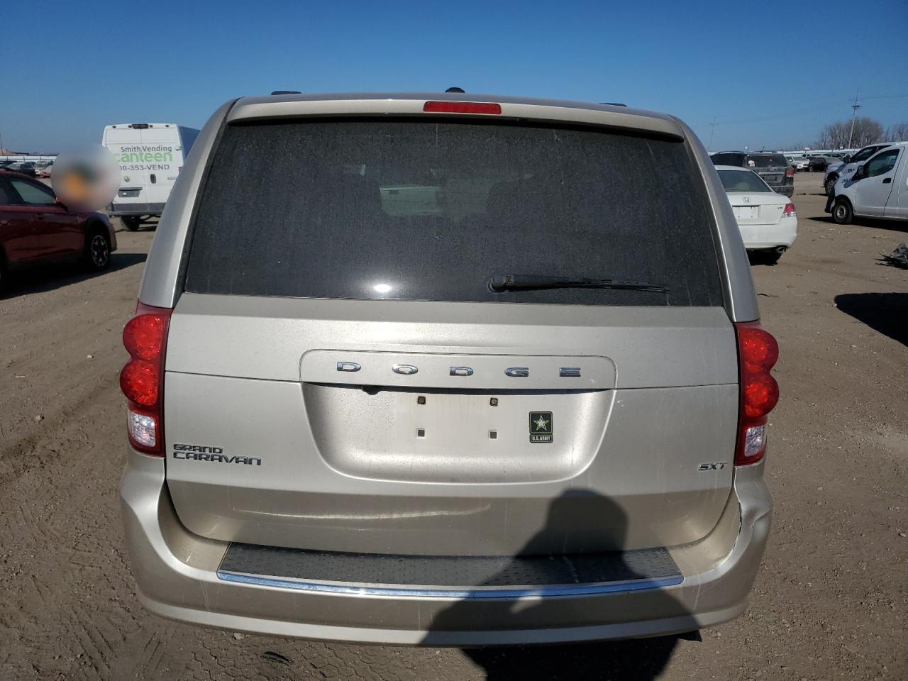 2016 Dodge Caravan VIN 2C4RDGCG3GR211044 Copart auction photo, front end / side damage thumbnail 6