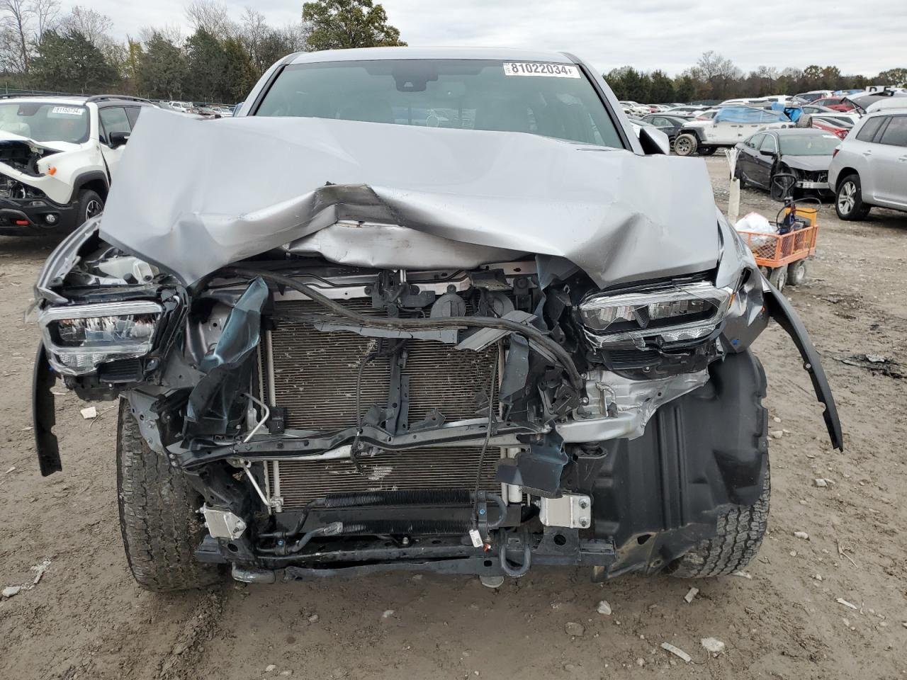 2021 Toyota Tacoma VIN 3TMCZ5AN8MM423356 Copart auction photo, front end / minor dent/scratches damage thumbnail 5