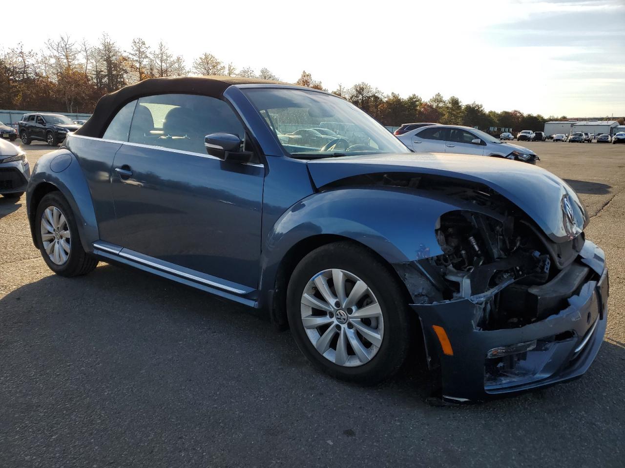 2018 Volkswagen Beetle VIN 3VW5DAAT0JM515021 Copart auction photo, front end / minor dent/scratches damage thumbnail 4
