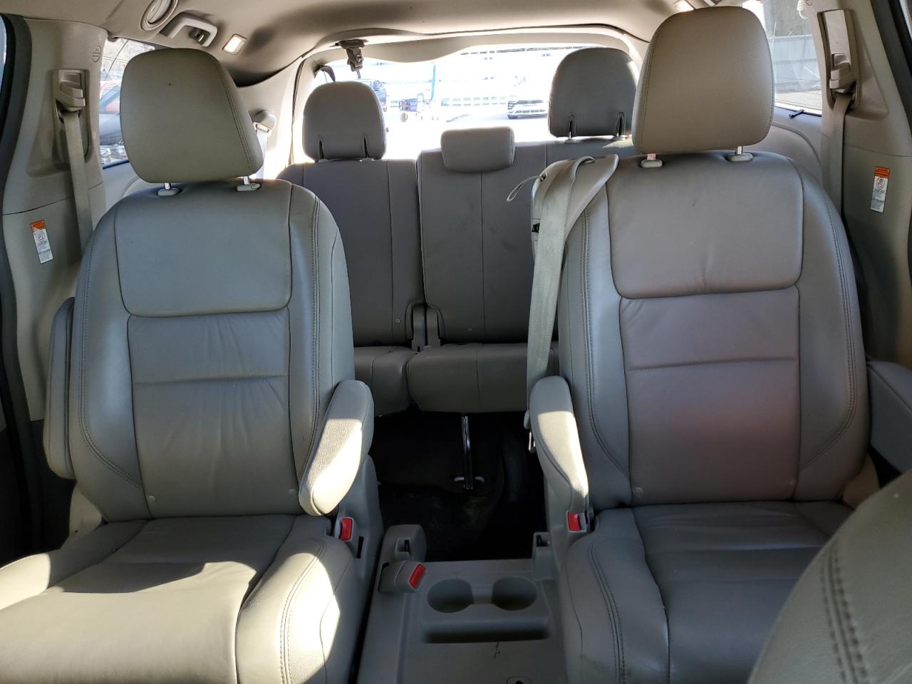 2016 Toyota Sienna VIN 5TDYK3DC7GS715593 Copart auction photo, rear end / side damage thumbnail 10