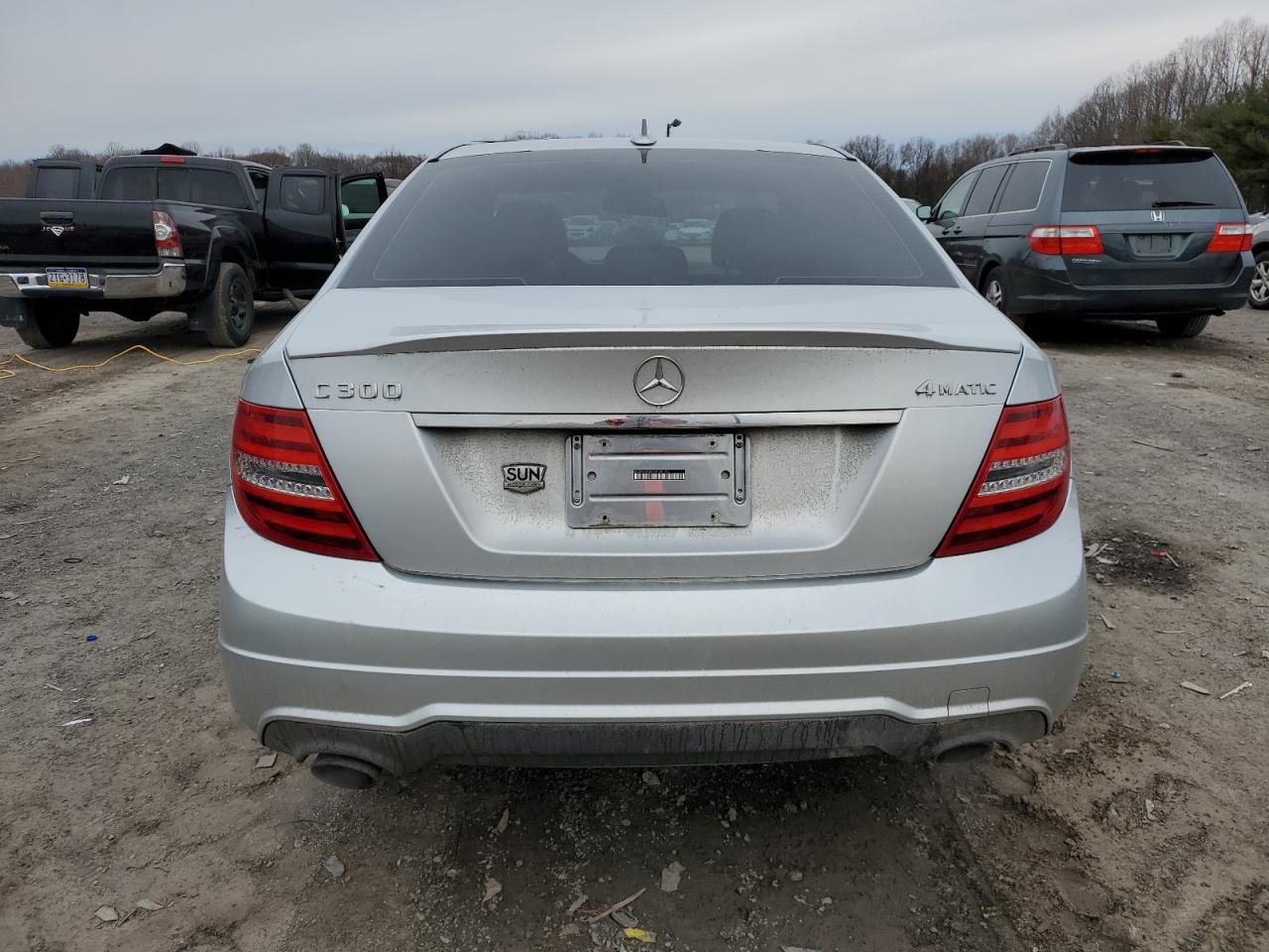 2014 Mercedes-Benz C-klasse VIN WDDGF8AB5ER308110 Copart auction photo, front end / minor dent/scratches damage thumbnail 6