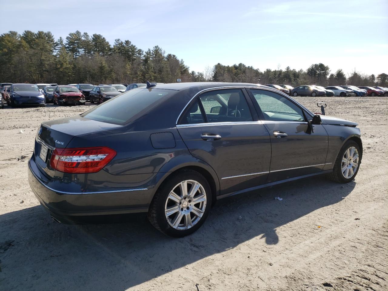 2013 Mercedes-Benz E-klasse VIN WDDHF8JB7DA700393 Copart auction photo, front end / minor dent/scratches damage thumbnail 3