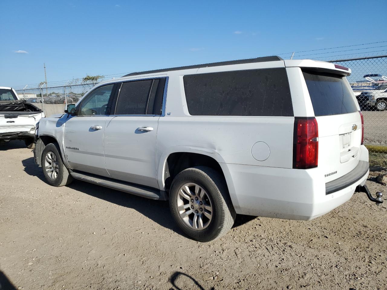 2017 Chevrolet Suburban VIN 1GNSCHKC1HR167391 Copart auction photo, front end damage thumbnail 2
