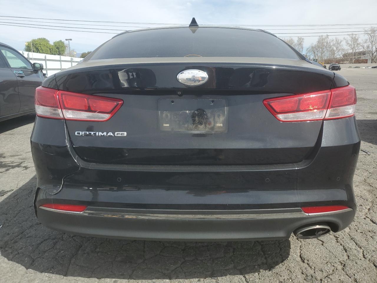2018 KIA Optima VIN 5XXGT4L39JG188326 Copart auction photo, vandalism damage thumbnail 6