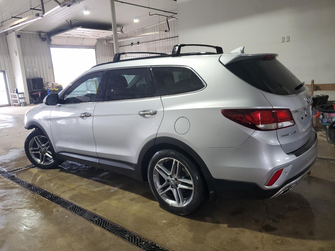 2018 Hyundai Santa Fe VIN KM8SRDHF6JU271715 Copart auction photo, front end / side damage thumbnail 2